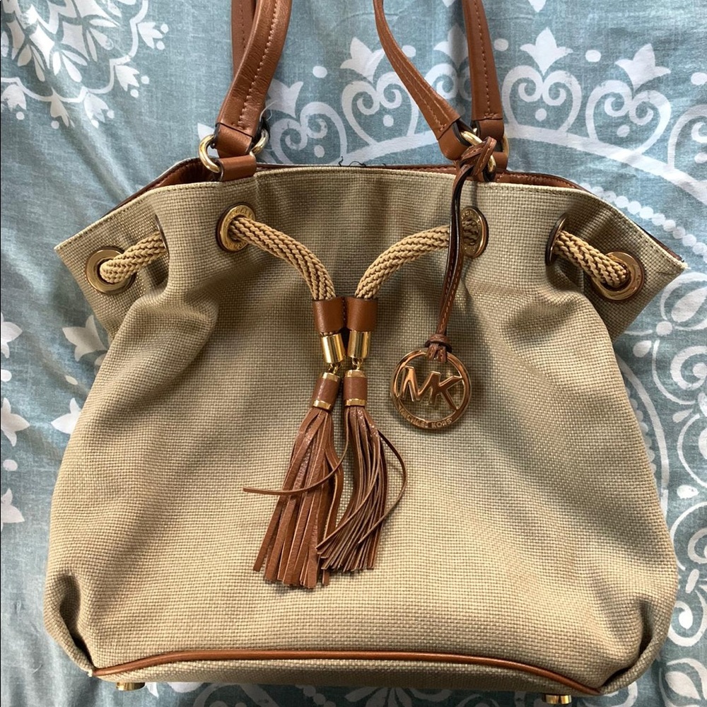❗️SOLD❗️Michael Kors Purse - MAKE ME OFFERS :)